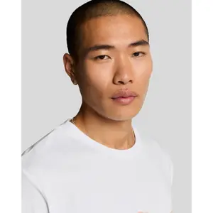 T-Shirt Lyle & Scott 3D Line image-4