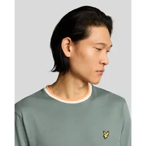 T-Shirt mit halber Zierkante Lyle & Scott image-4