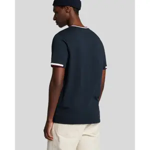 T-Shirt mit halber Zierkante Lyle & Scott image-4