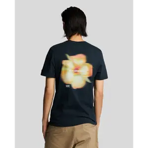 T-Shirt Lyle & Scott Motion Floral Graphic image-3