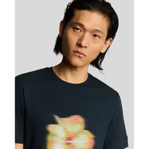 T-Shirt Lyle & Scott Motion Floral Graphic image-4