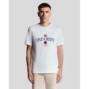 T-Shirt Lyle & Scott Cheers To Tradition image-1