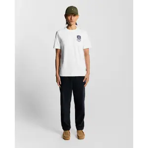 T-Shirt Lyle & Scott Legends On The Pitch image-3
