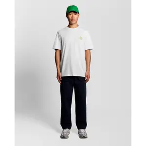 T-Shirt Lyle & Scott Watering Can Graphic image-2