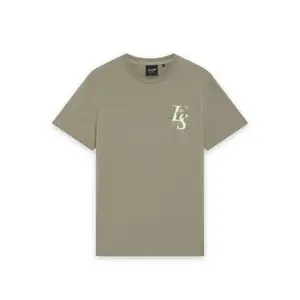 T-shirt Lyle & Scott Dandelion Script Graphic image-0
