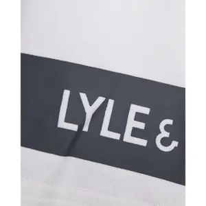 Αθλητικό μπλουζάκι επώνυμης μάρκας Lyle & Scott image-6