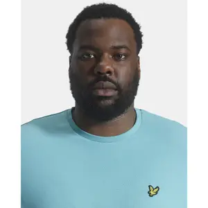 Ensfarvet T-shirt i store størrelser Lyle & Scott image-4