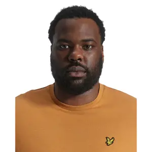 Ensfarvet T-shirt i store størrelser Lyle & Scott image-4