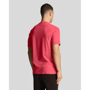 T-Shirt mit kontrastierender Tasche Lyle & Scott image-3
