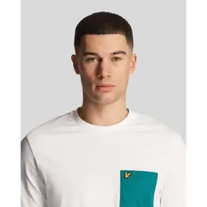 T-Shirt mit kontrastierender Tasche Lyle & Scott image-4