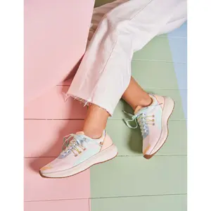 Formadoras de mulheres M.Moustache Gaelle image-1