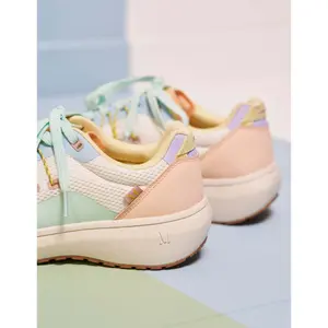 Formadoras de mulheres M.Moustache Gaelle image-5