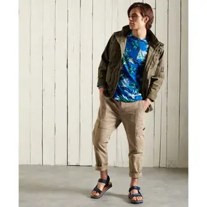 Taschen-T-Shirt in limitierter Auflage Superdry image-1