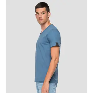 T-Shirt mit V-Ausschnitt im Rohschnitt Replay image-2