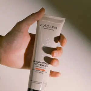 Crema corpo ammorbidente e levigante Madara Intense image-1