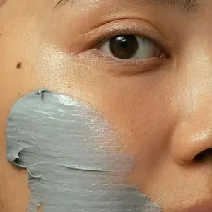 Maschera booster luminosità con argilla aha Madara Peel image-1