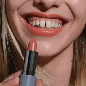 Lipstick Madara Velvet Wear 34 Whisper image-1