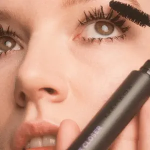 Längenverleihende Mascara Madara Come Closer image-4