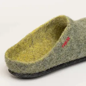 Kapcie dziecięce Magicfelt 709 image-1