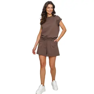 Kombinezon damski z krótkim rękawem i szortami Makadamia image-1