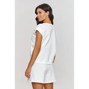 Kombinezon damski z krótkim rękawem i szortami Makadamia image-2