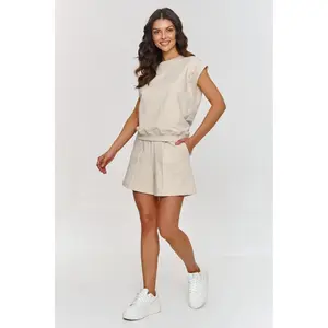 Kombinezon damski z krótkim rękawem i szortami Makadamia image-1