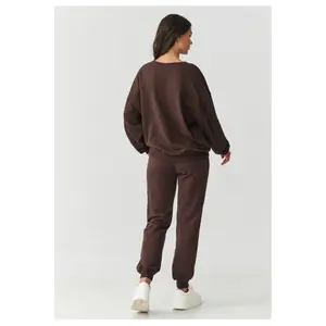 Conjunto de sweatshirt e calças de moletom elegantes para mulher Makadamia image-2