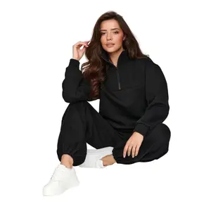 Conjunto de chándal con pantalones anchos mujer Makadamia M946