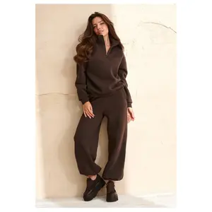 Conjunto de chándal con pantalones anchos mujer Makadamia M946 image-1