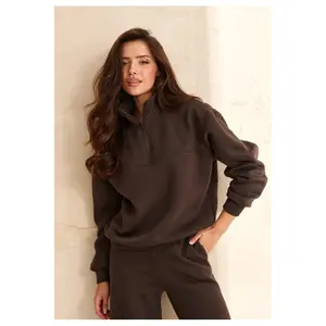 Conjunto de chándal con pantalones anchos mujer Makadamia M946 image-2