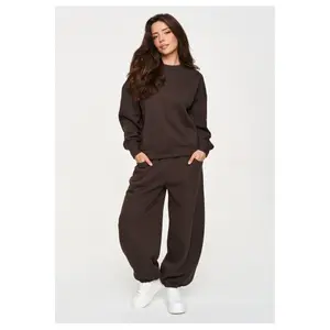 Conjunto de chándal con sudadera oversize y pantalón ancho mujer Makadamia M947 image-4