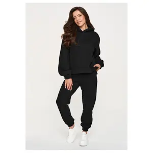Conjunto de chándal con sudadera con capucha y pantalón ajustado mujer Makadamia M948 image-1
