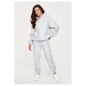 Conjunto de chándal con sudadera con capucha y pantalón ajustado mujer Makadamia M948 image-1