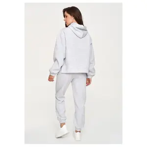 Conjunto de chándal con sudadera con capucha y pantalón ajustado mujer Makadamia M948 image-2