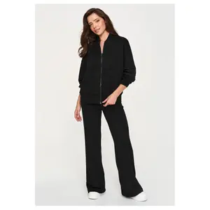 Conjunto de chándal con pantalones anchos mujer Makadamia M949 image-1