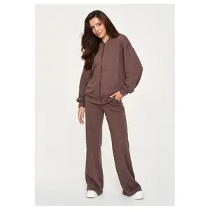 Conjunto de chándal con pantalones anchos mujer Makadamia M949 image-1