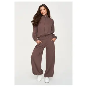 Conjunto de chándal para mujer Makadamia M950 image-1