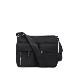 Crossbody tas med dobbelt forlommer Mandarina Duck Hunter image-0