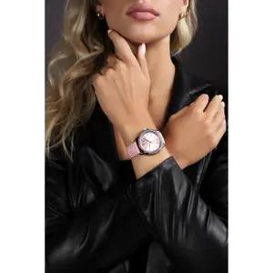 Watch Marc Lauder  image-1