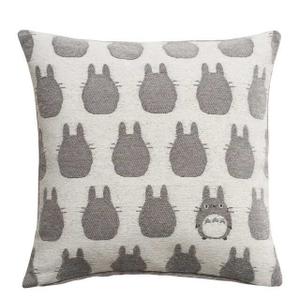 maru-74305-oreiller-marushin-mon-voisin-totoro-blanc-gris-45x45-cm