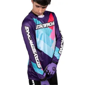 Dres Stay Strong Chevron image-1