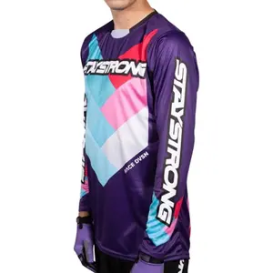 Dres Stay Strong Chevron image-2