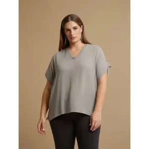 Women’s V-neck blouse Mat Fashion Essential image-2