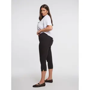 Women's Capri Jogging Trousers Mat Fashion Basic image-3