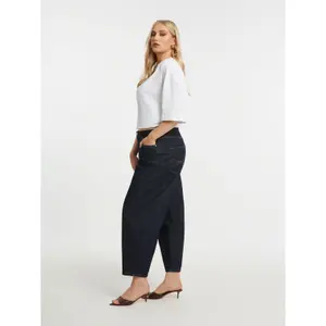 Women's Tapered 7/8 Jeans Mat Fashion image-4