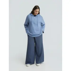 Women's Zip-Up Hoodie with Kangaroo Pocket Mat Fashion image-1