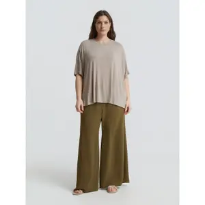 Women's viscose T-shirt Mat Fashion image-2
