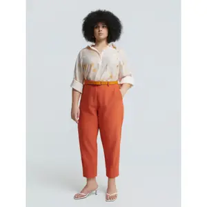 Carrot Trousers with Front Pleat for Women Mat Fashion image-1