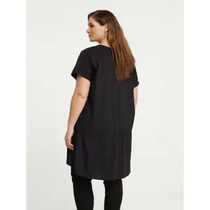 Women's Longer Back Hem T-Shirt Mat Fashion image-3