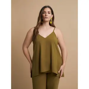 Women's Crepe Vest Mat Fashion Essential image-1